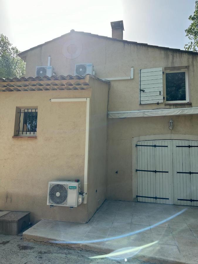 Villa Au Pied De La Sainte Victoire Puyloubier Eksteriør billede